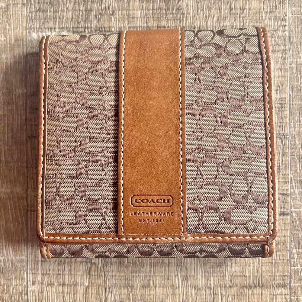 (+FREE GIFT) Coach Leather Wallet Red Interior